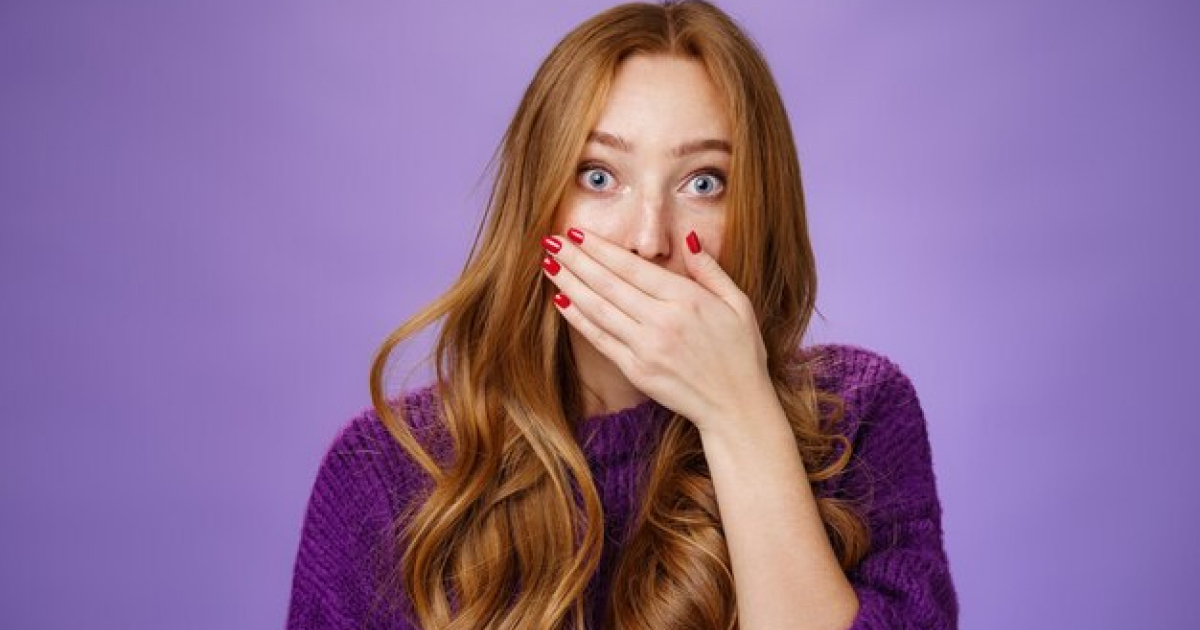 Ejercicios de canto: potencia tu voz vocalizando con la boca tapada