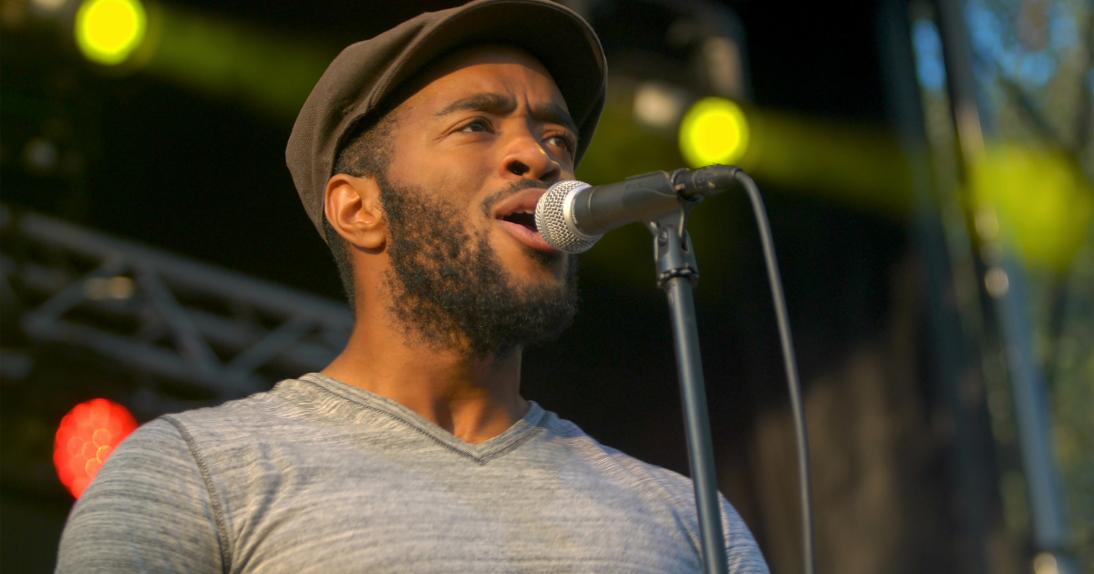 ¿Cómo fortalecer el registro débil de la voz (voz de cabeza)?